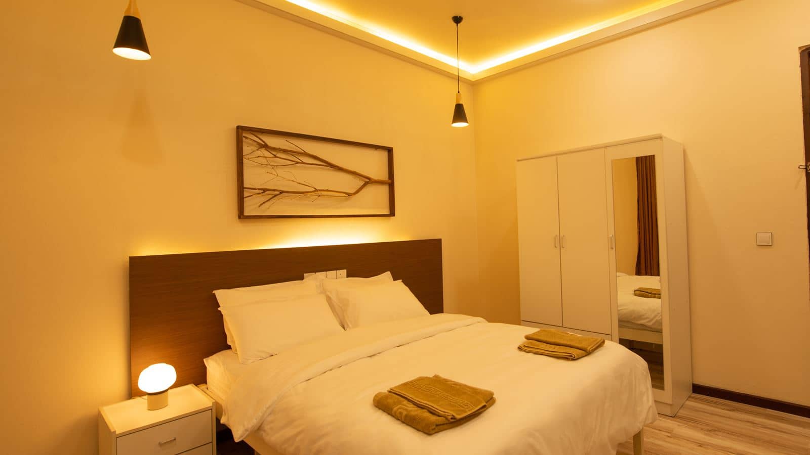 rooms-deluxe-room