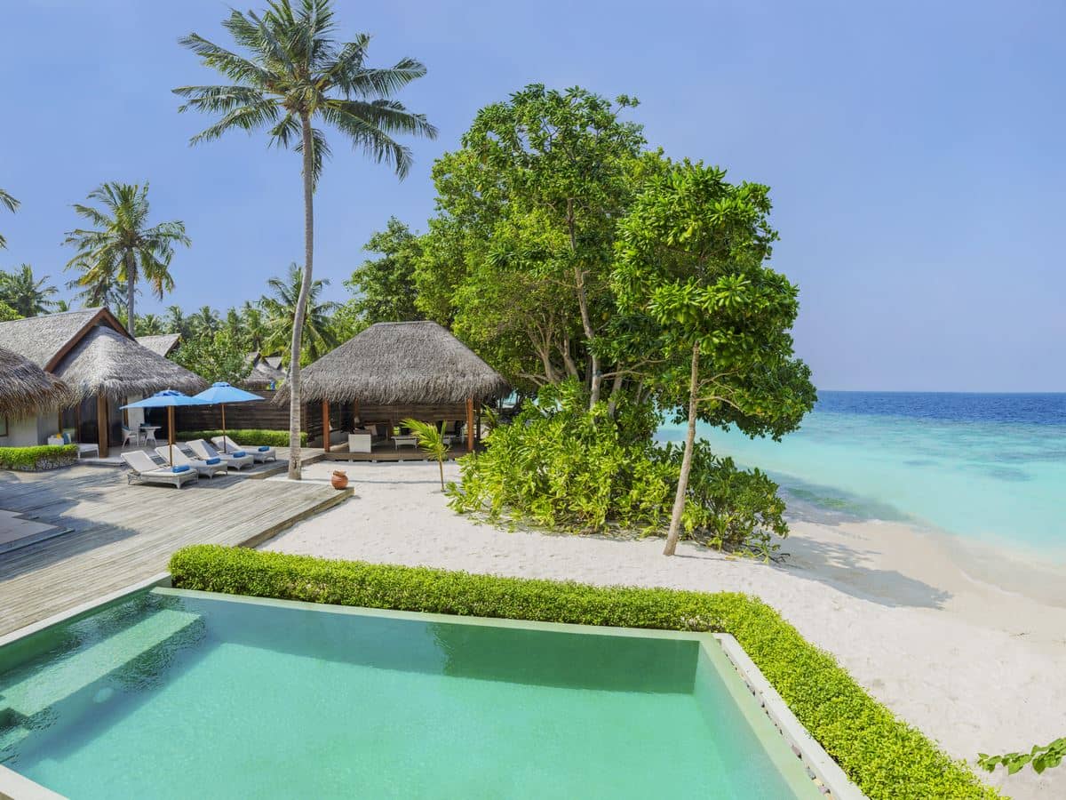 rooms-two-bedrooms-beach-pool-villa