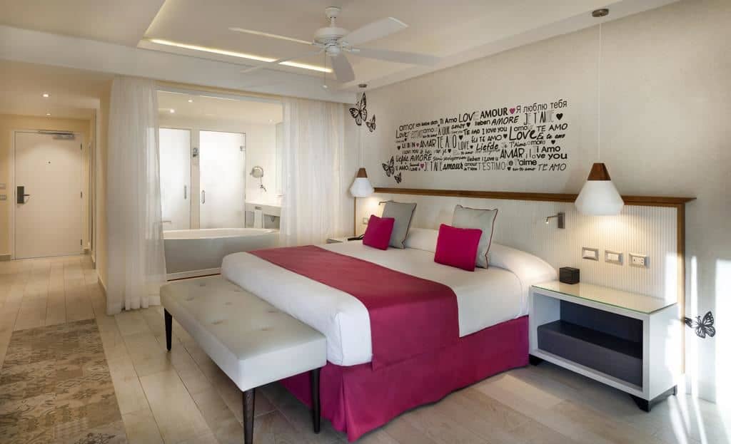 rooms-romance-deluxe-swim-up
