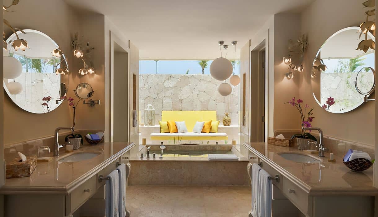 rooms-luxury-pool-family-suite