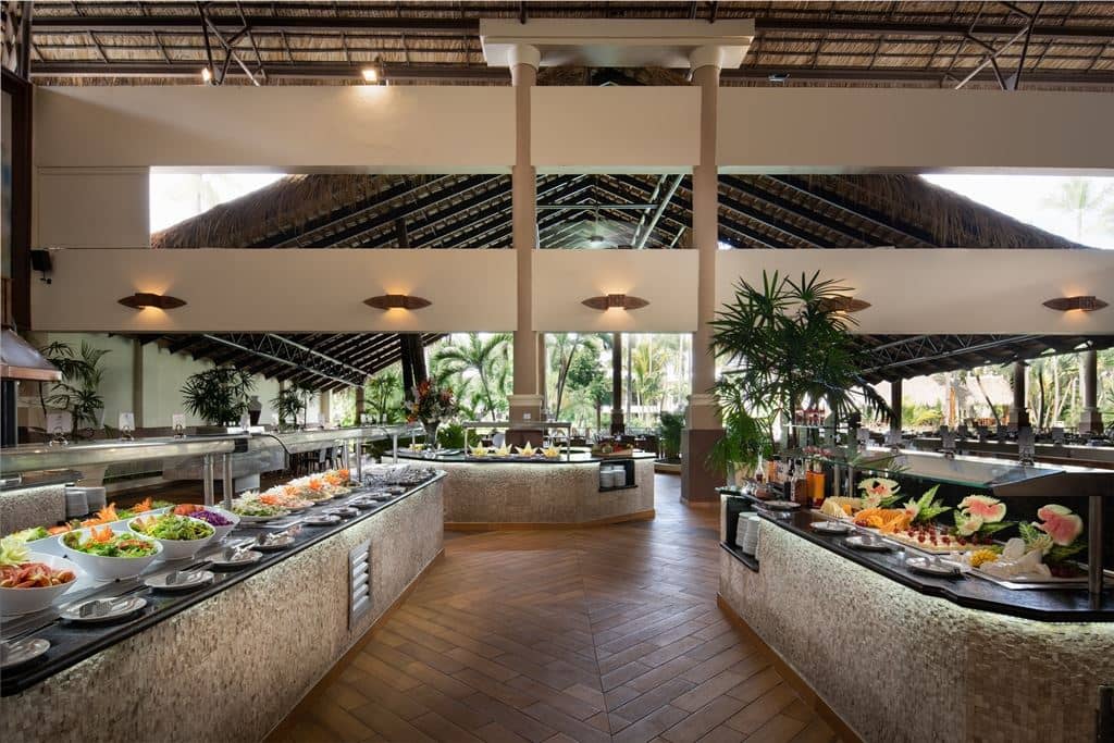 restaurants-open-sea-international-buffet