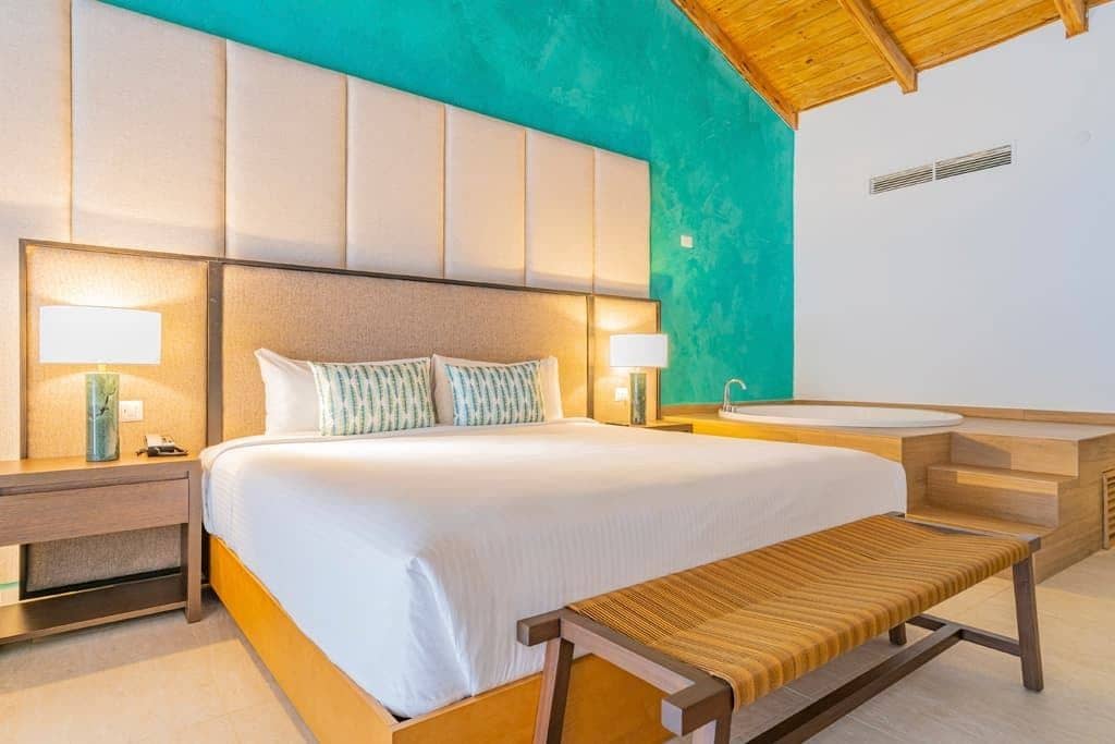 rooms-honeymoon-suite