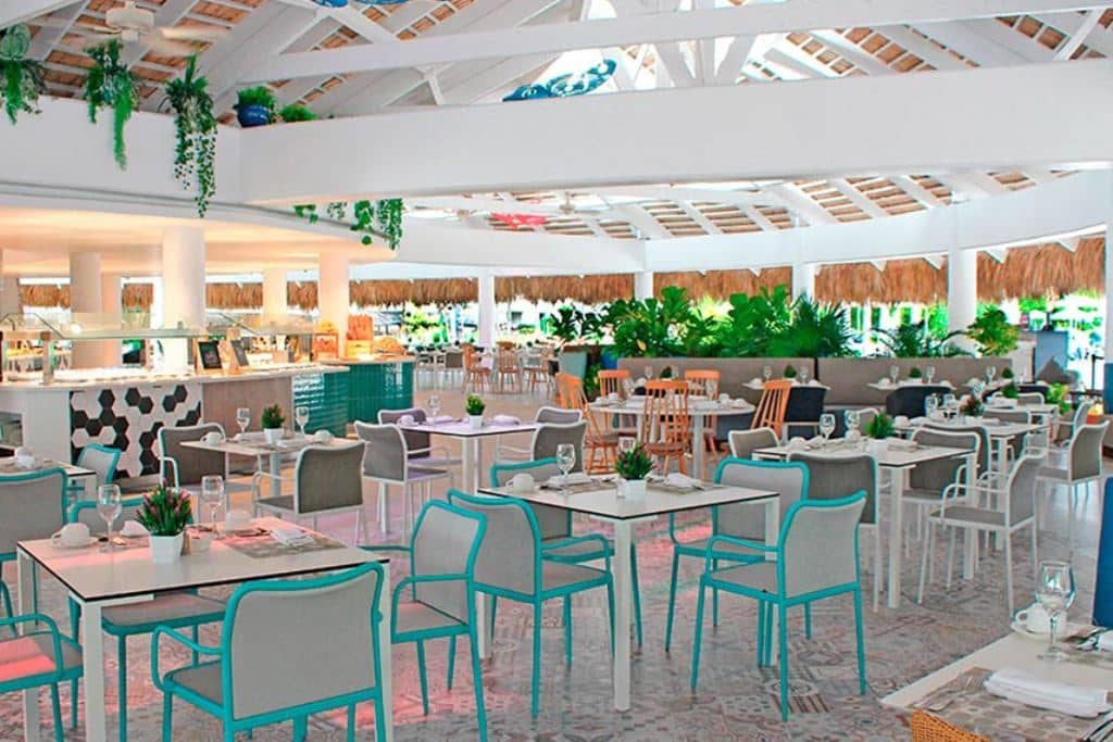 restaurants-la-palapa-bbq--near-the-beach-and-pool