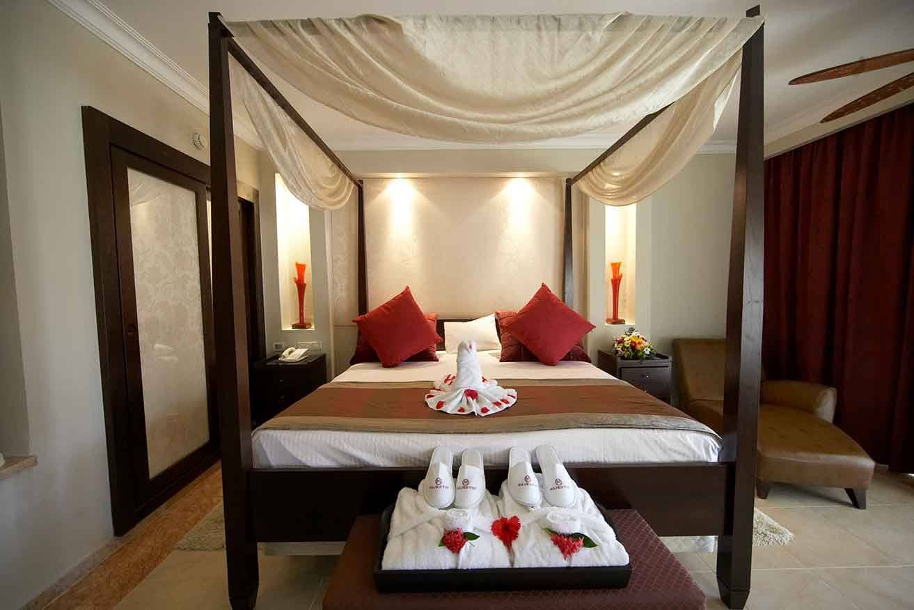 rooms-one-bedroom-suite-with-jacuzzi