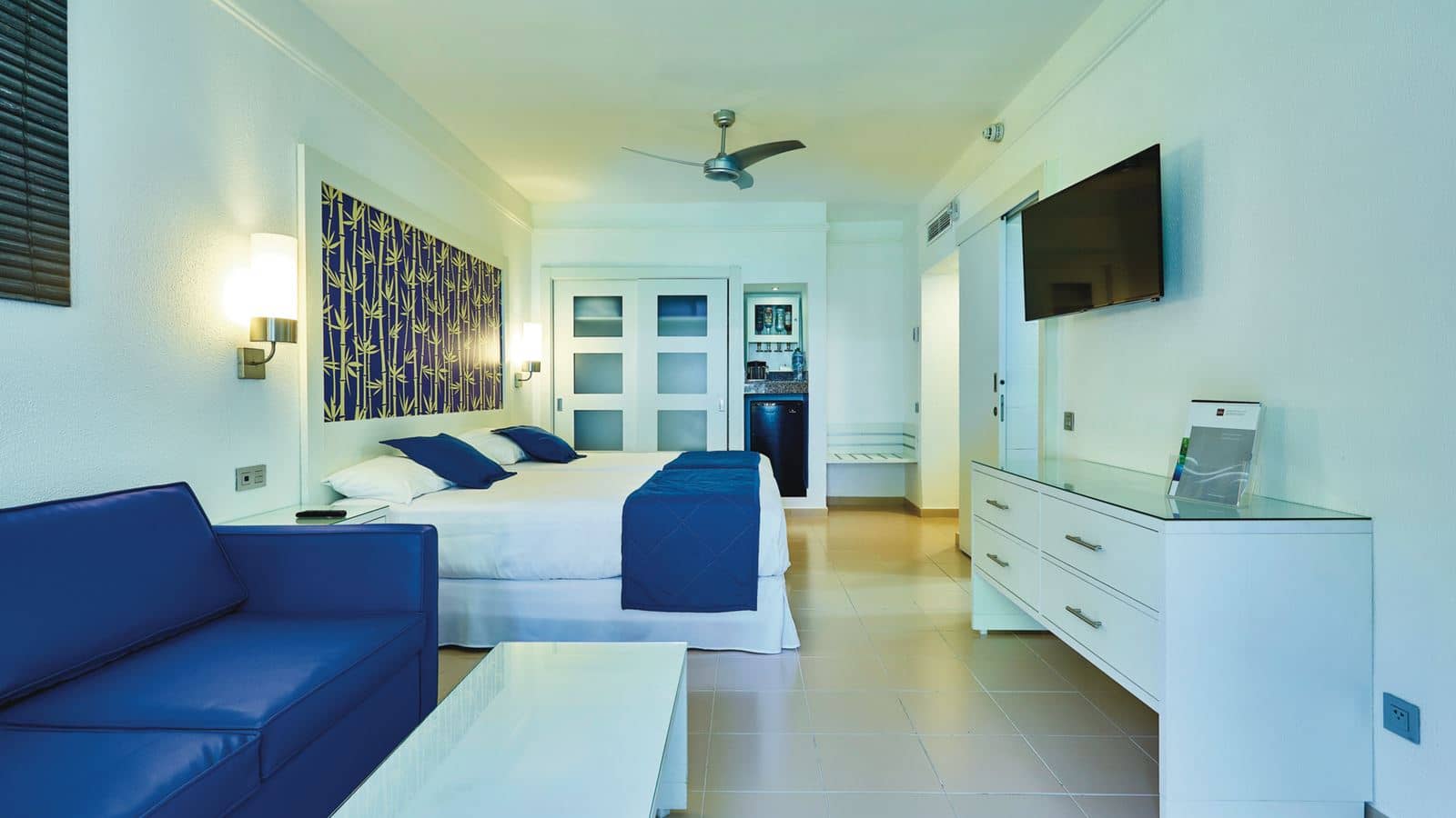 rooms-family-room