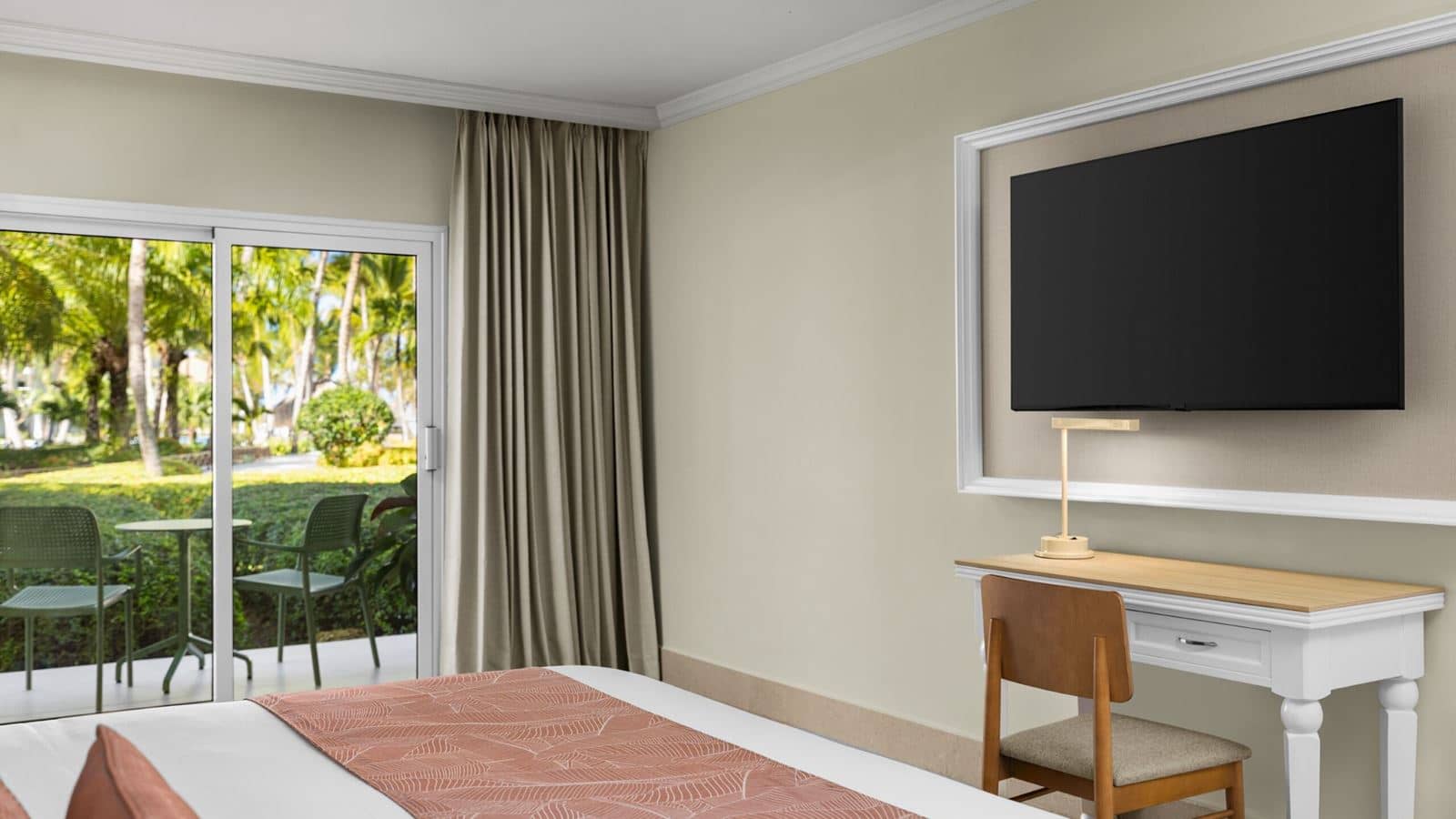 rooms-club-tropical-view