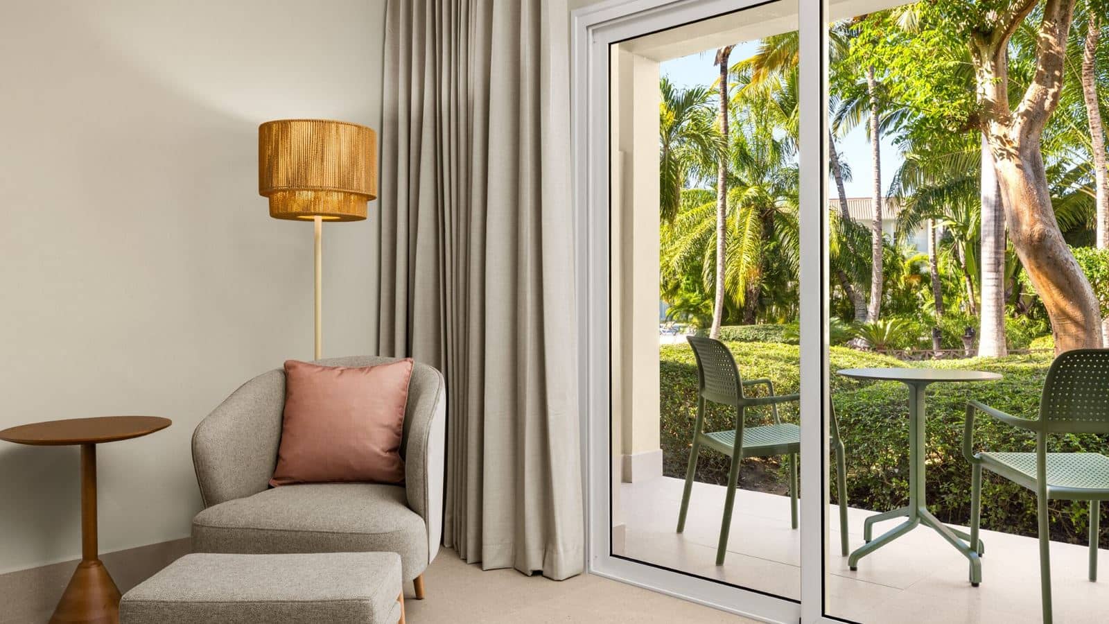 rooms-club-tropical-view