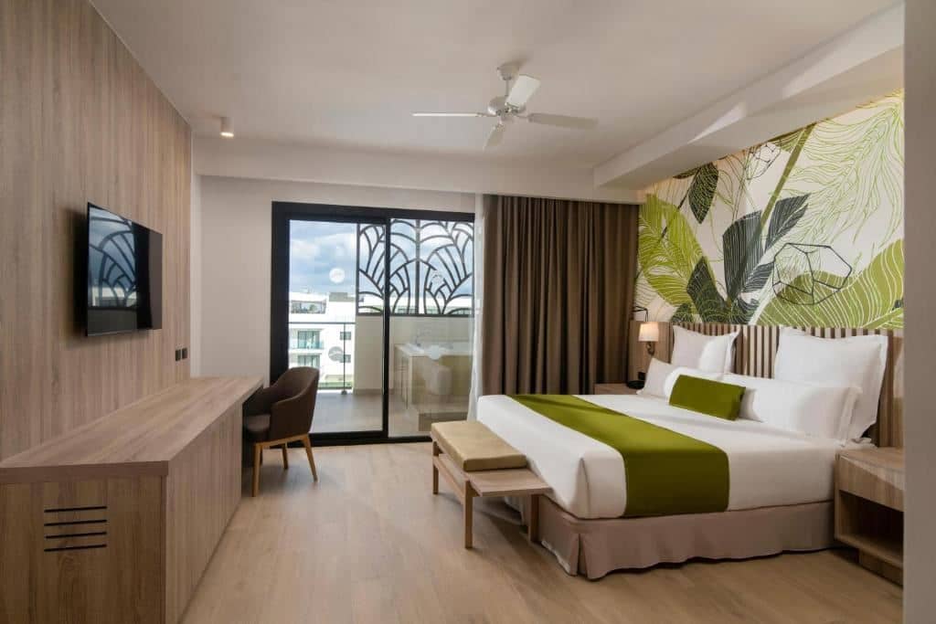 rooms-master-suite-with-elite-service