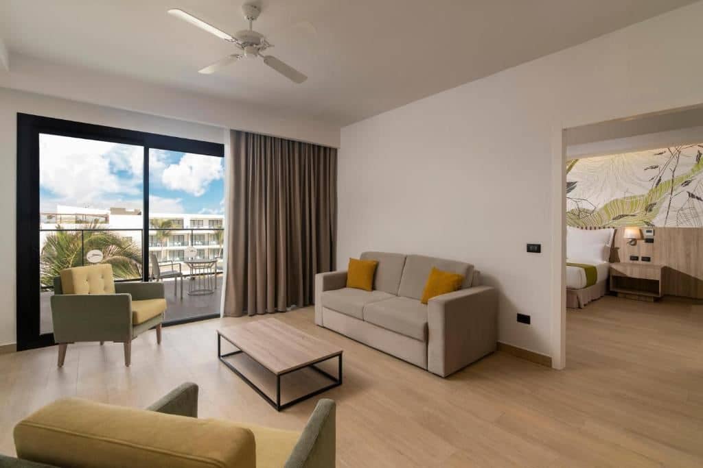 rooms-master-suite-with-elite-service