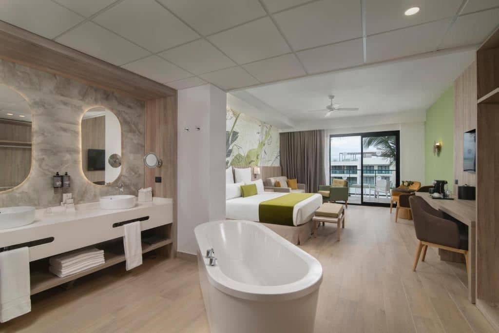 rooms-junior-suite-swim-out-pool-view