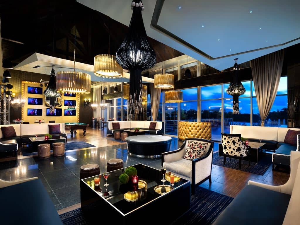 bars-moon-lounge