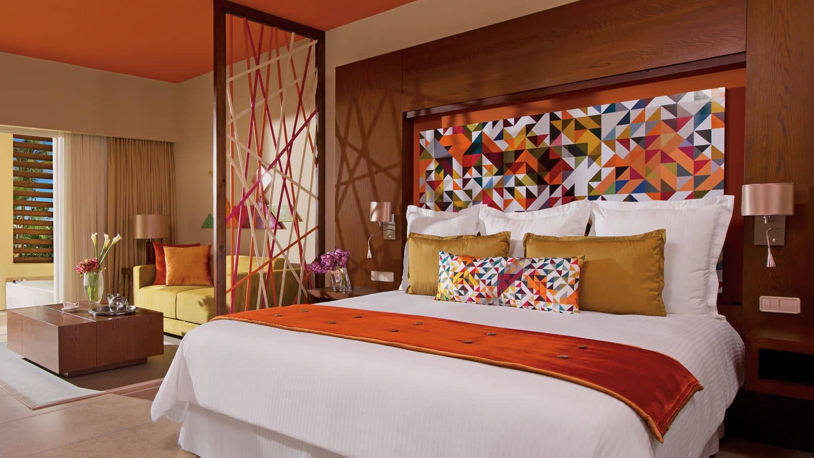 rooms-xhale-club-junior-suite-pool-view