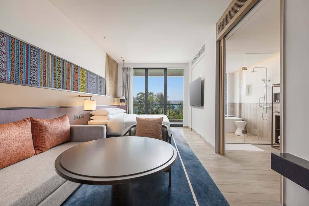 rooms-king-bed-ocean-view