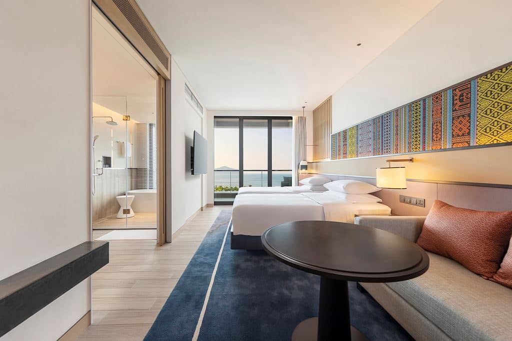 rooms-twin-bed-ocean-view-club-access
