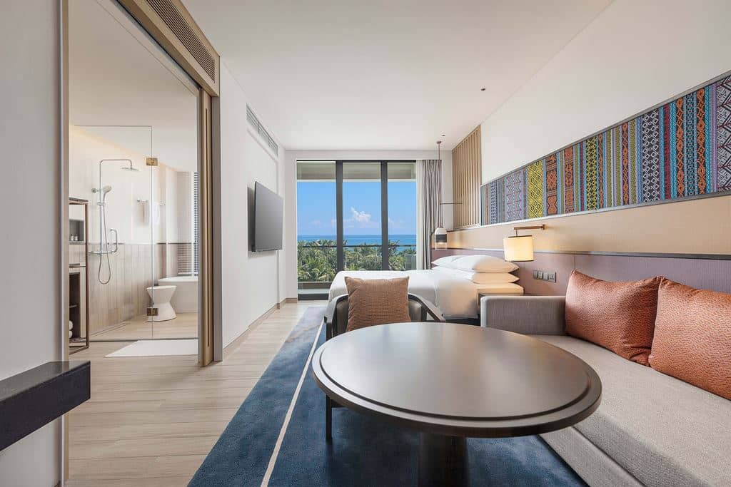 rooms-king-bed-premium-ocean-view