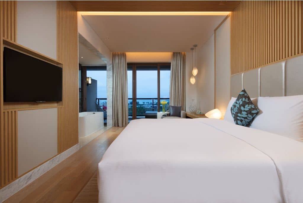 rooms-premier-ocean-view-room