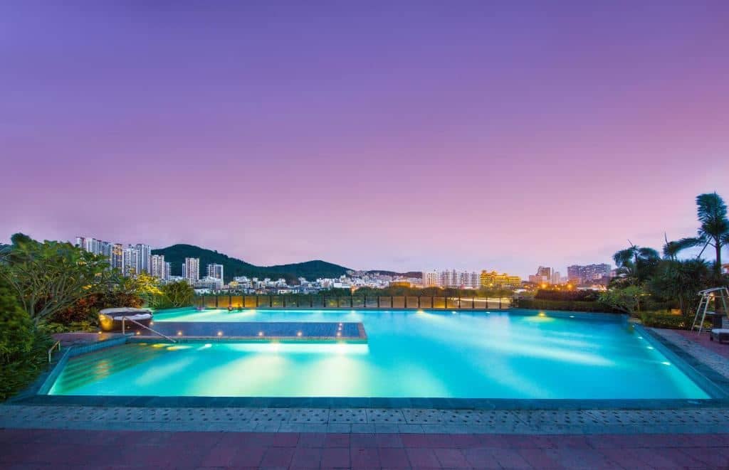 pools-outdoor-pool
