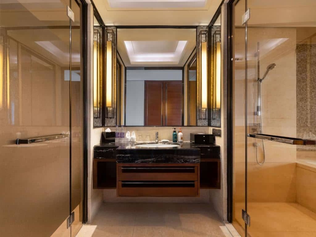 rooms-crowne-plaza-deluxe-room