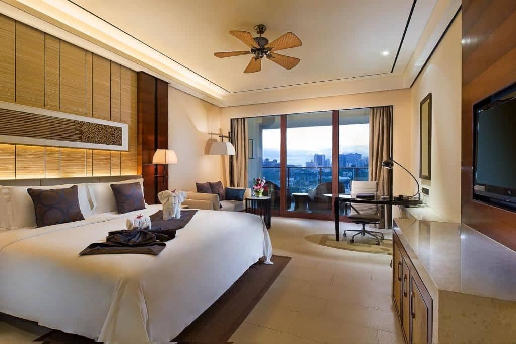 rooms-crowne-plaza-river-view-room