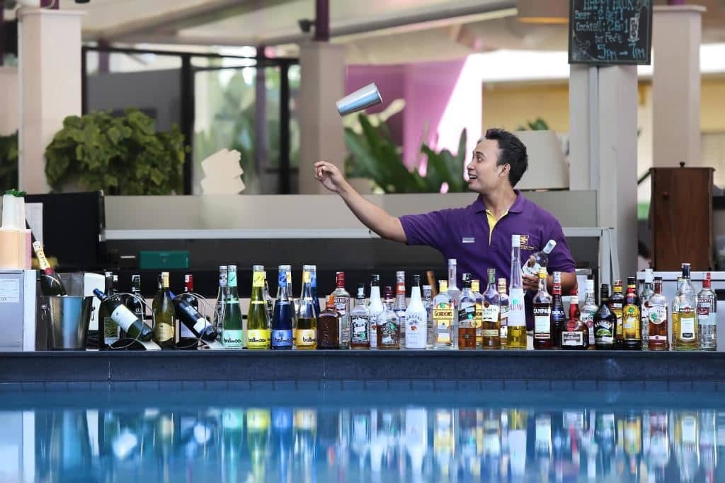 bars-coconut-pool-bar