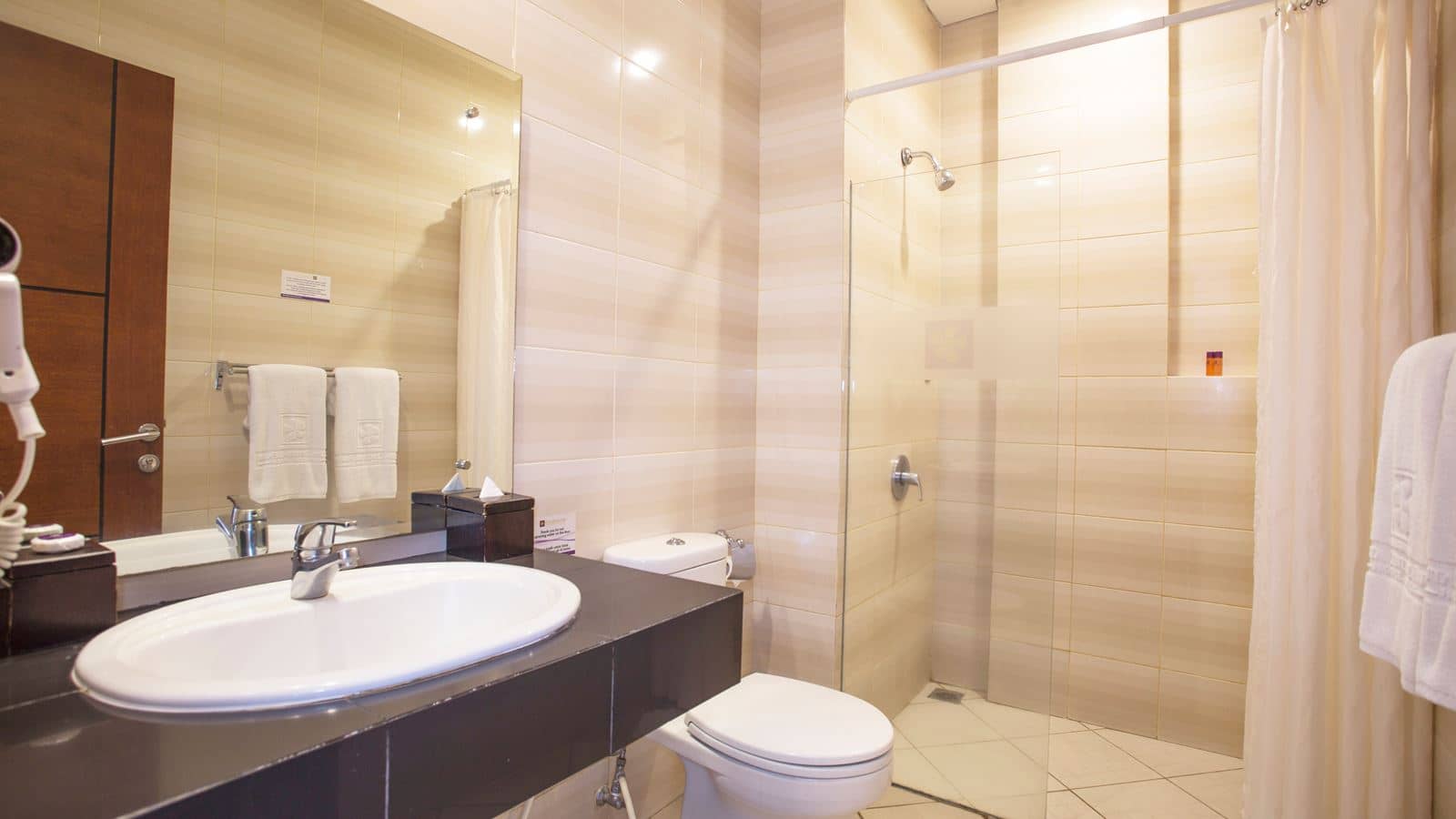 rooms-deluxe-room