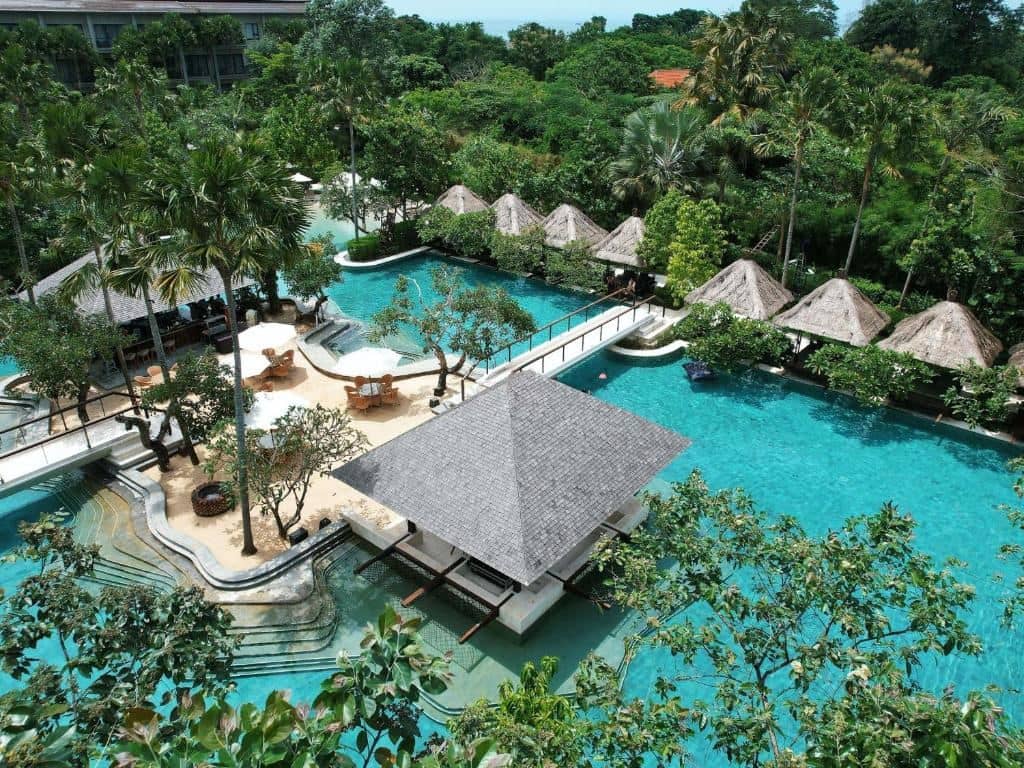 pools-outdoor-pool