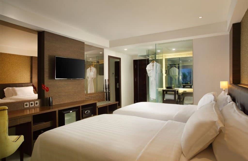 rooms-deluxe-room-with-balcony