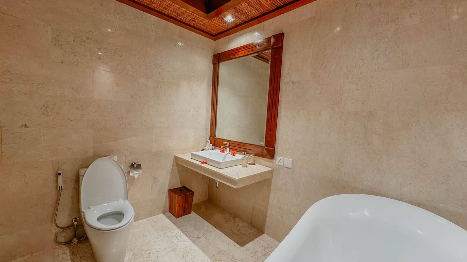 rooms-tjampuhan-suite-room