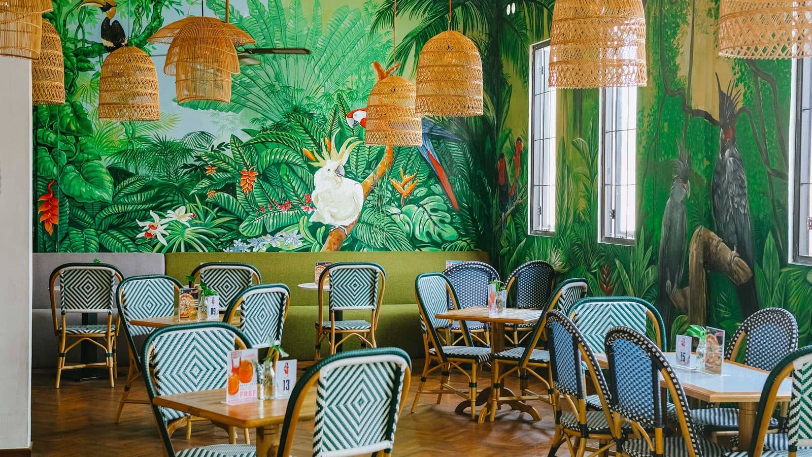 restaurants-kakatua-tropical-lounge