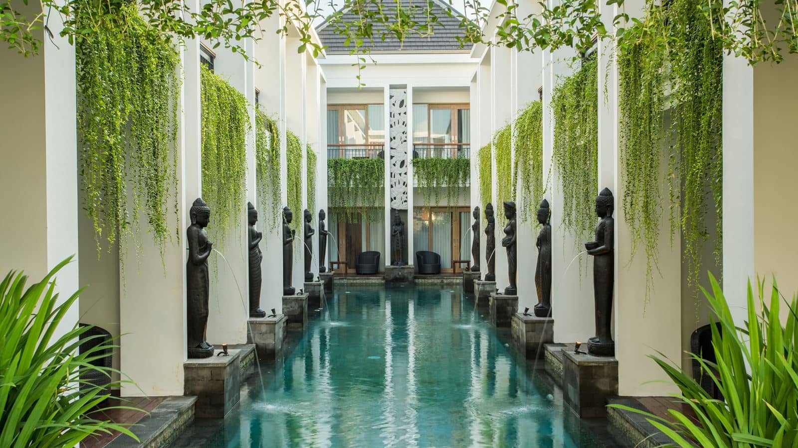 rooms-deluxe-pool-acces