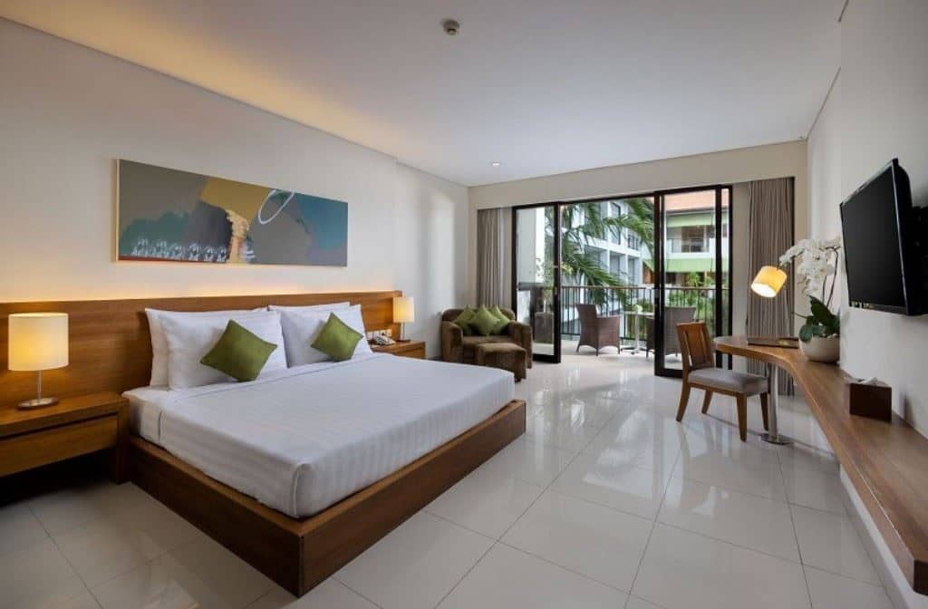 rooms-taksu-suite-balcony