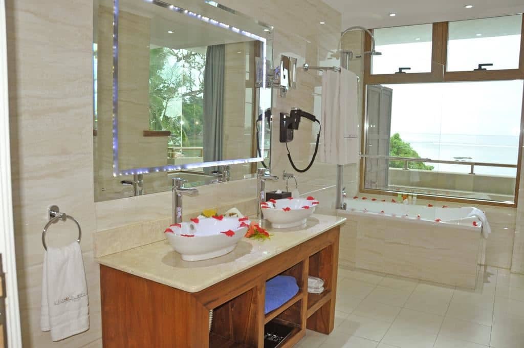 rooms-junior-suite-mountain-view