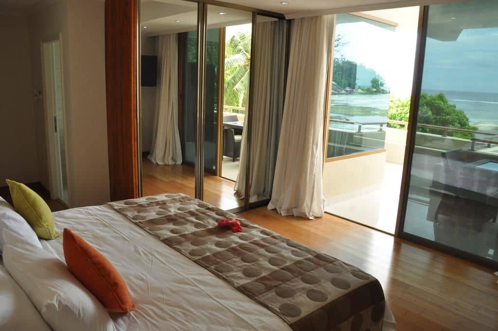 rooms-family-room-mountain-view