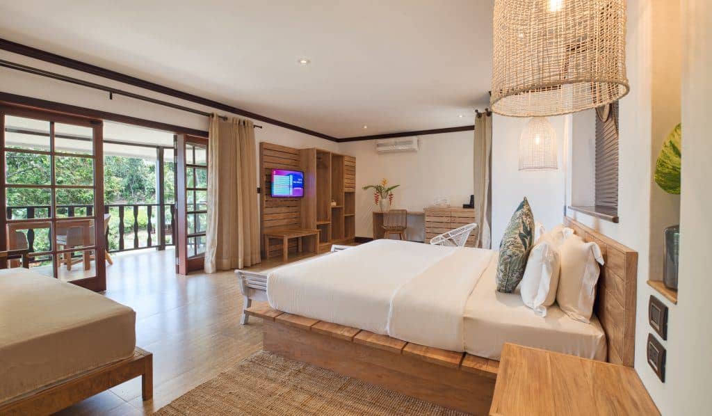 rooms-deluxe-room