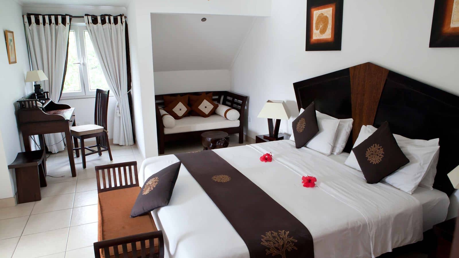rooms-1-bedroom-terrace-studio