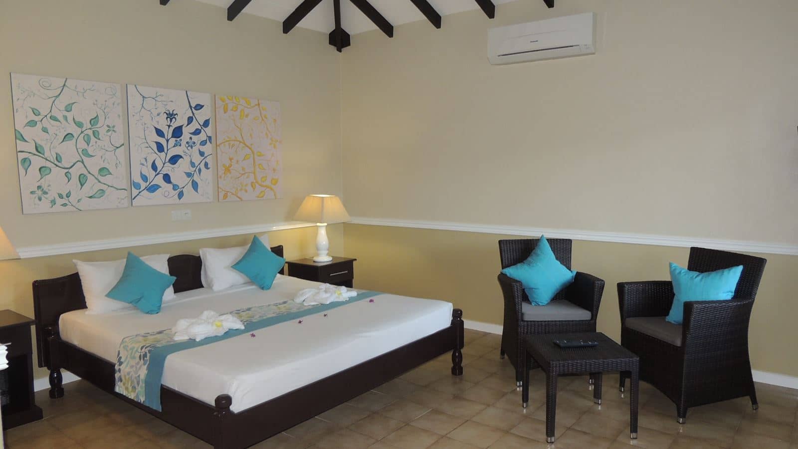 rooms-superior-room