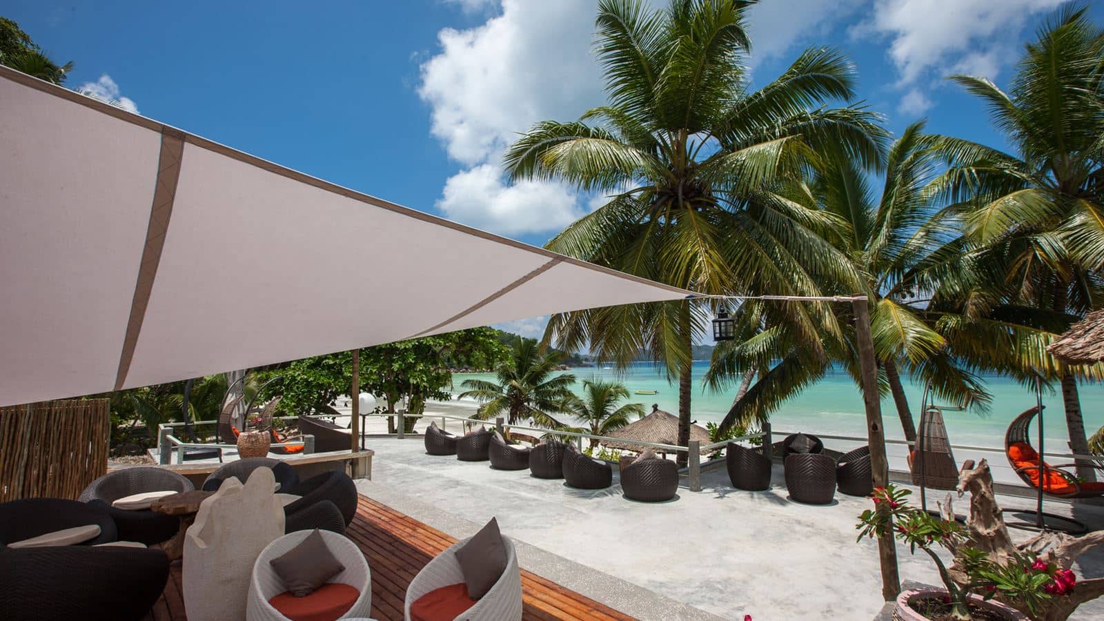 bars-chill-out-tapas-lounge-bar