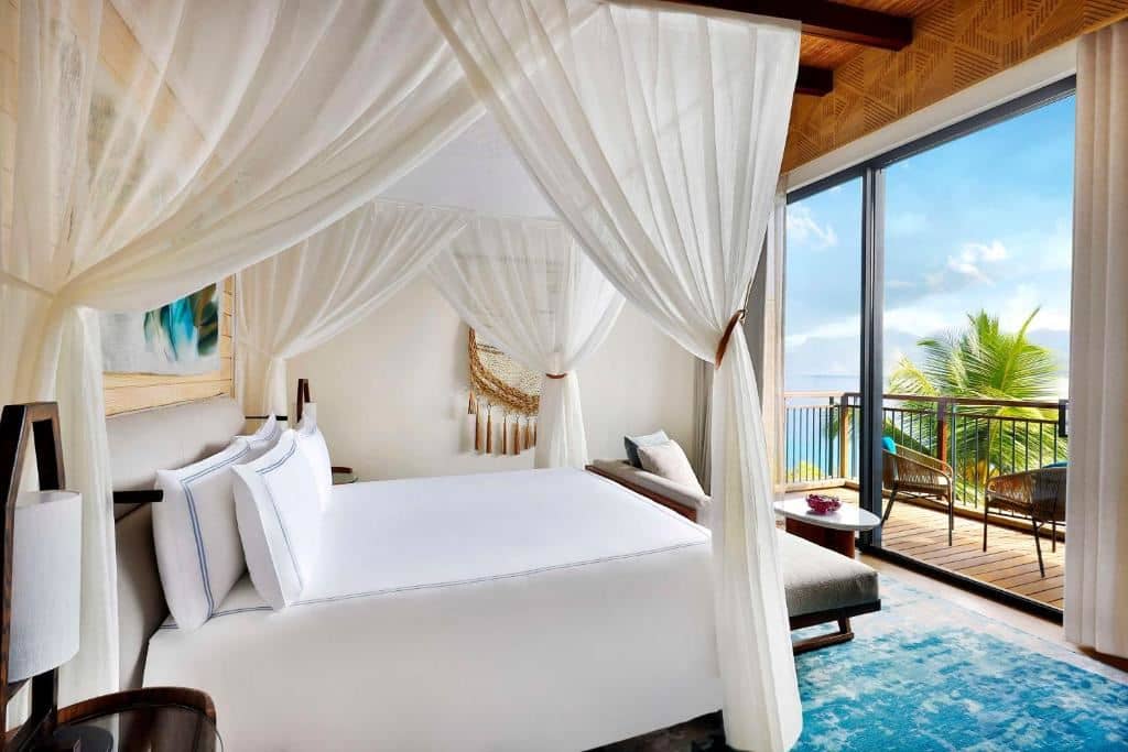 rooms-king-premium-with-ocean-view-room