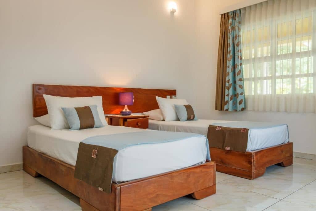 rooms-twin-room