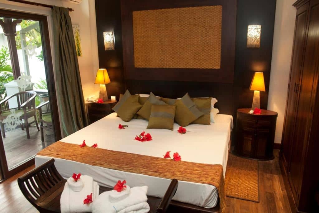 rooms-deluxe-room