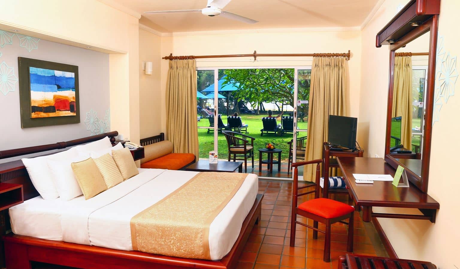 rooms-deluxe-room