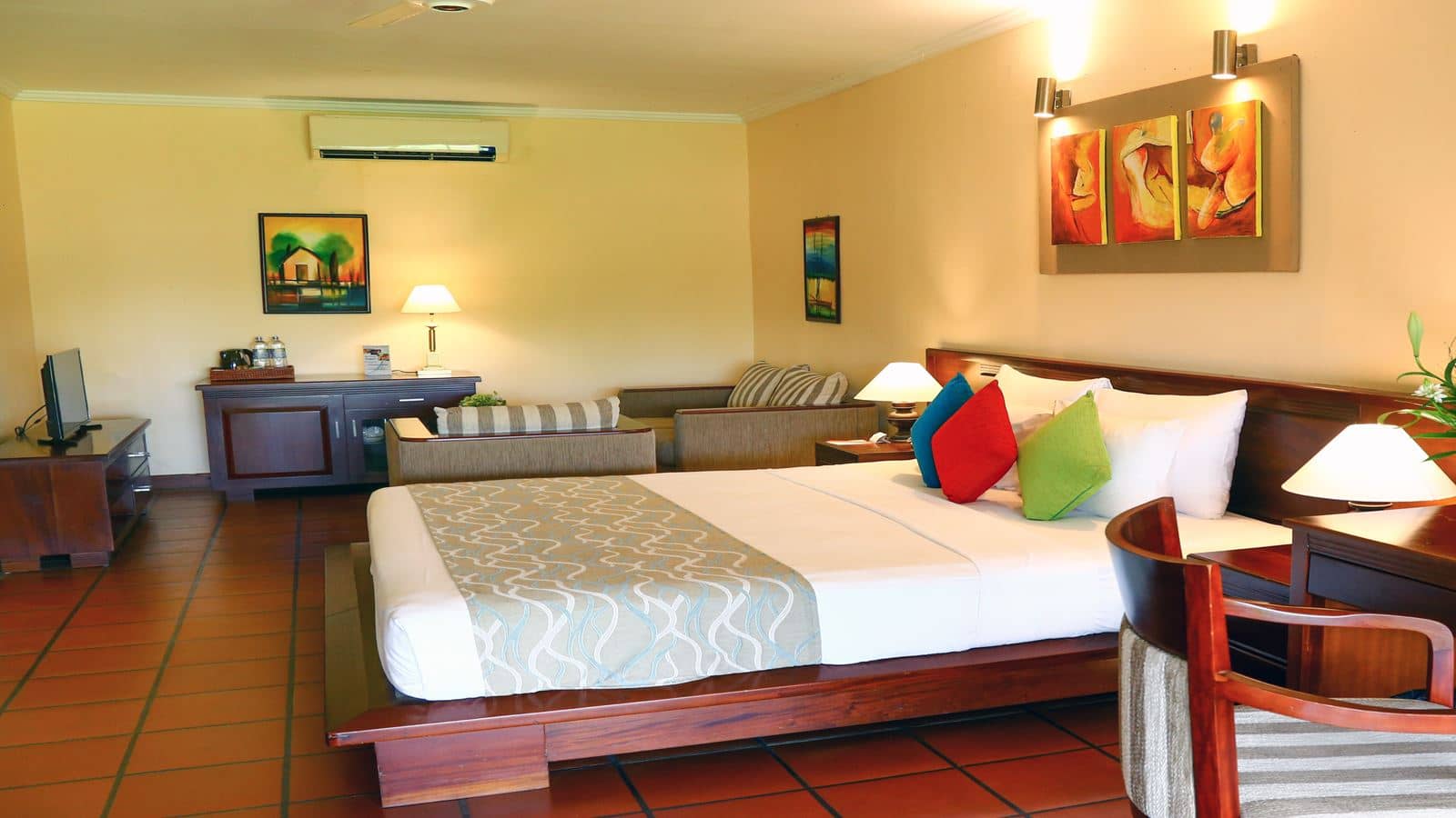 rooms-deluxe-room