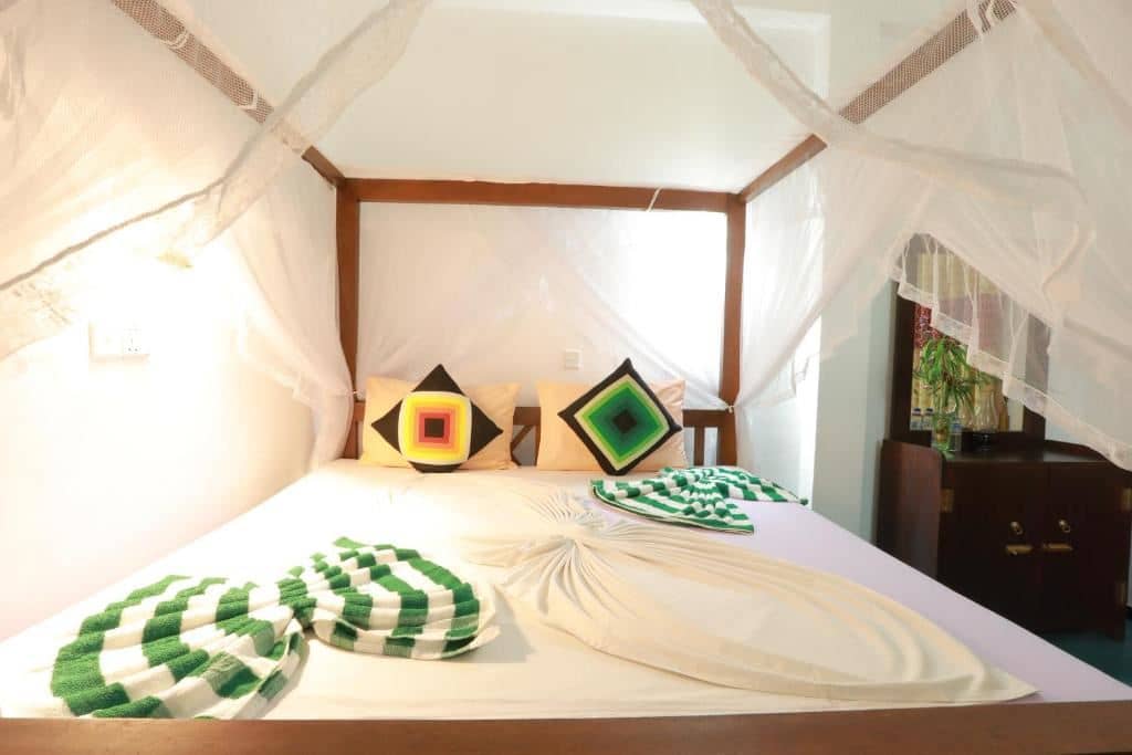 rooms-super-deluxe-triple-with-balcony