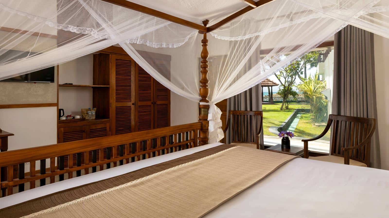 rooms-family-room