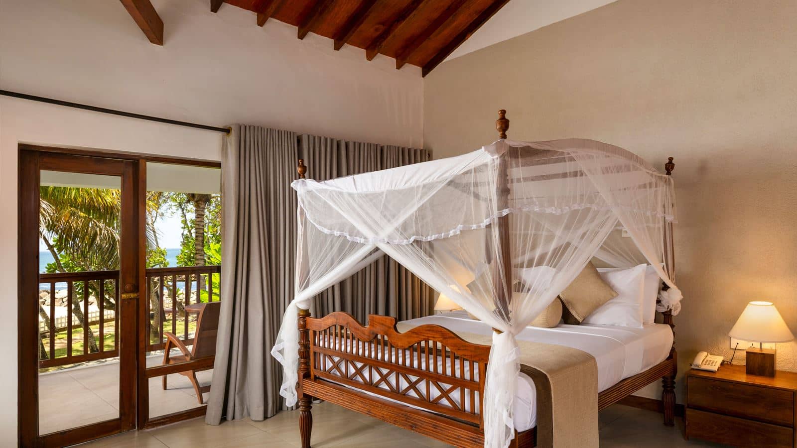 rooms-standard-sea-side-view-room