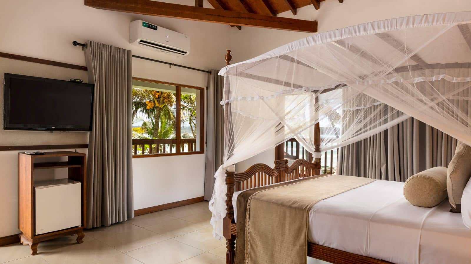 rooms-standard-sea-side-view-room