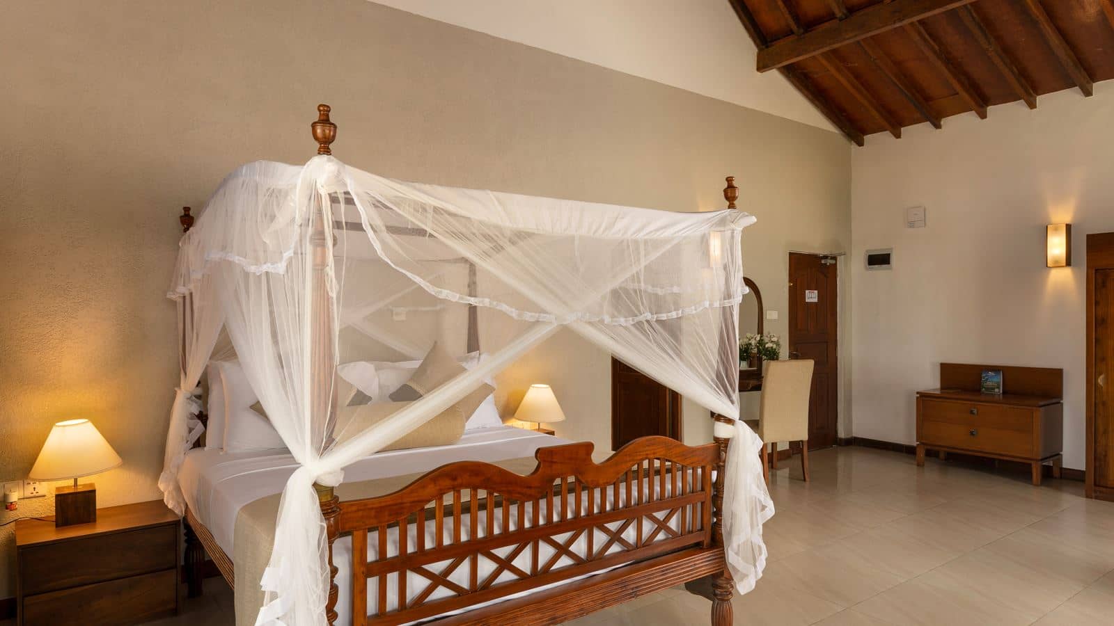 rooms-standard-sea-side-view-room
