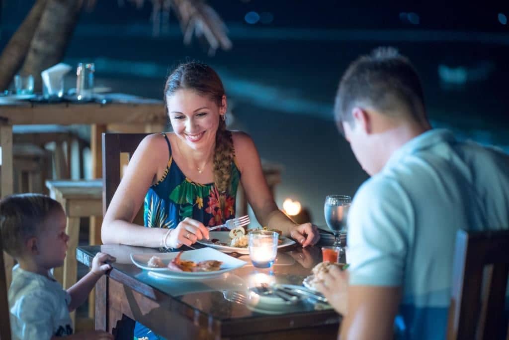 restaurants-restaurant