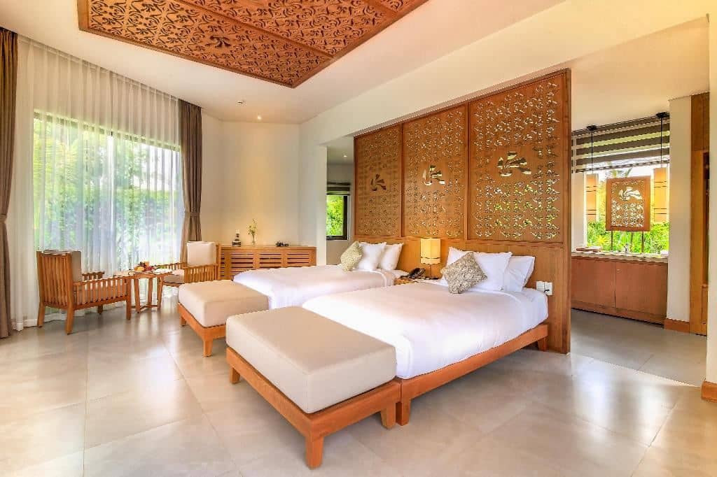rooms-luxury-villa-garden-view-with-terrace