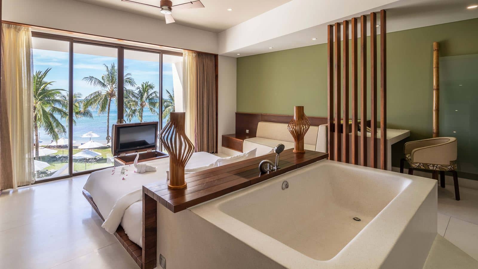 rooms-premium-deluxe-ocean-view-with-balcony-child-without-extra-bed
